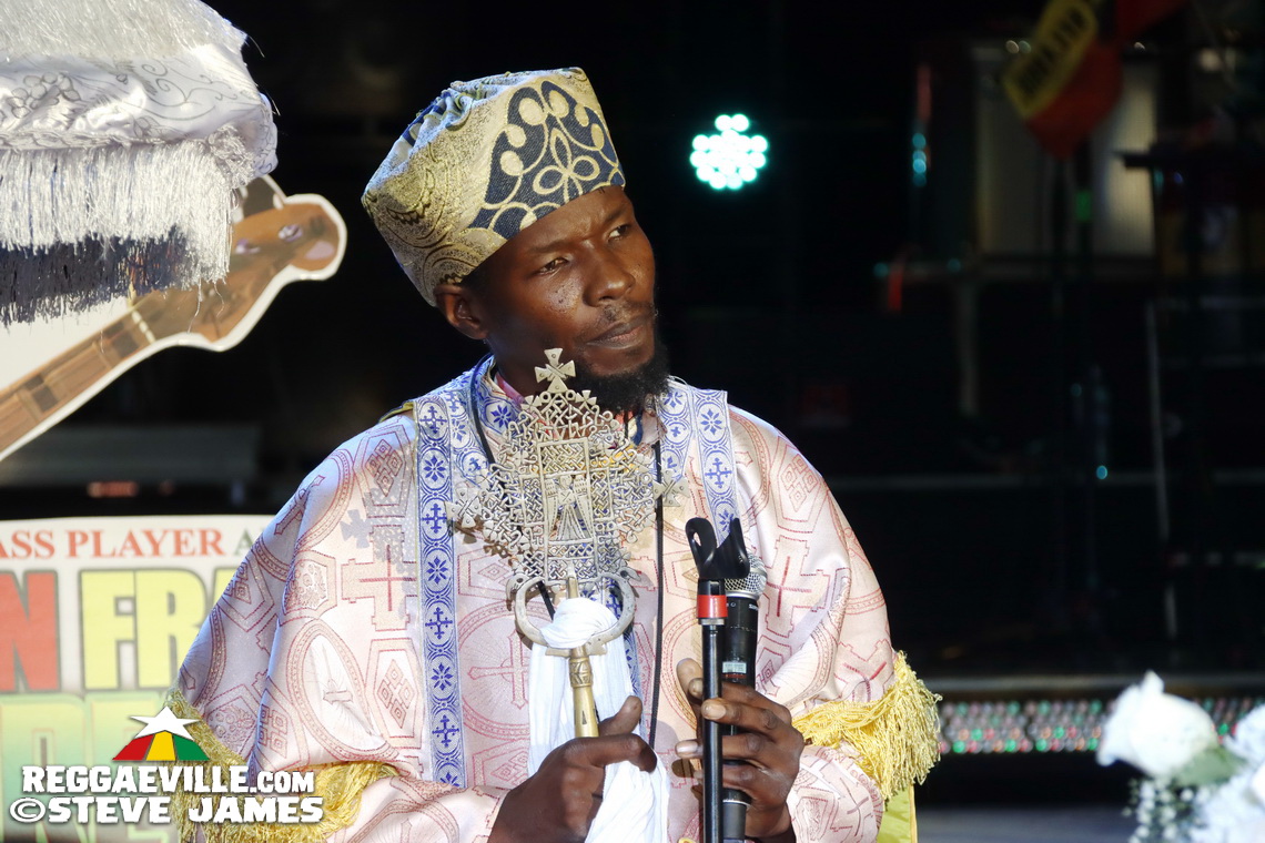 Nadine Sutherland, Olivia 'Babsy' Grange, Carlene Davis