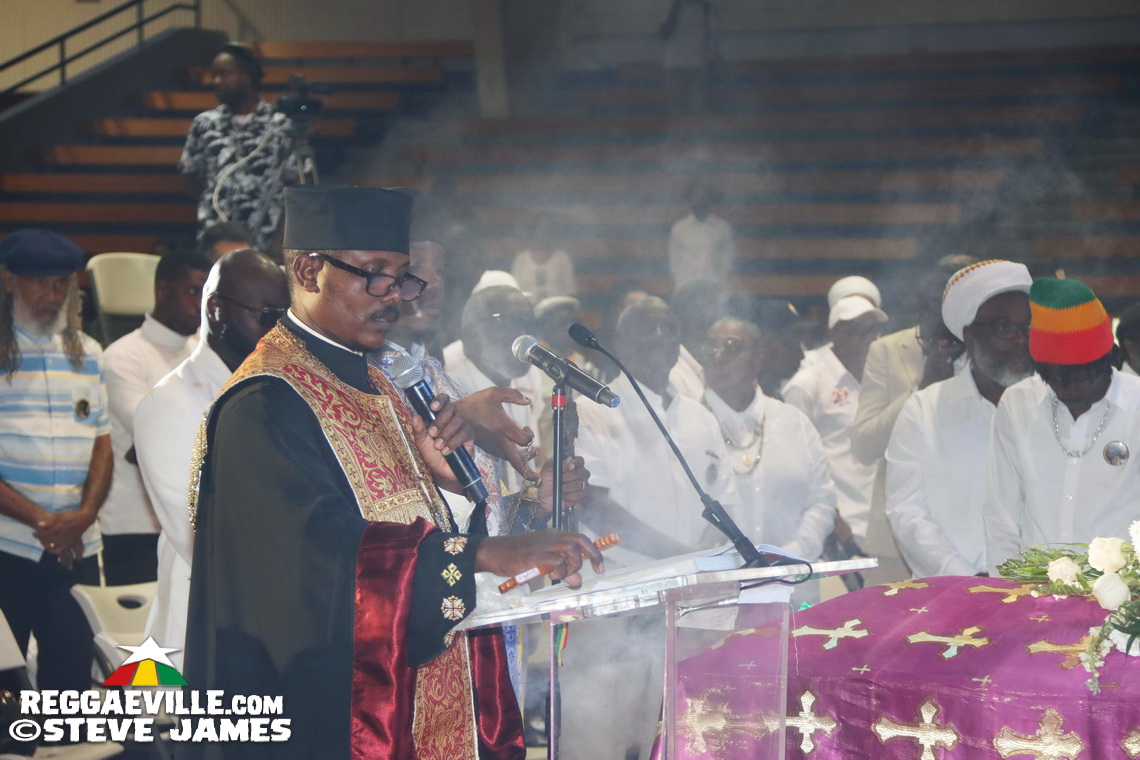 Nadine Sutherland, Olivia 'Babsy' Grange, Carlene Davis