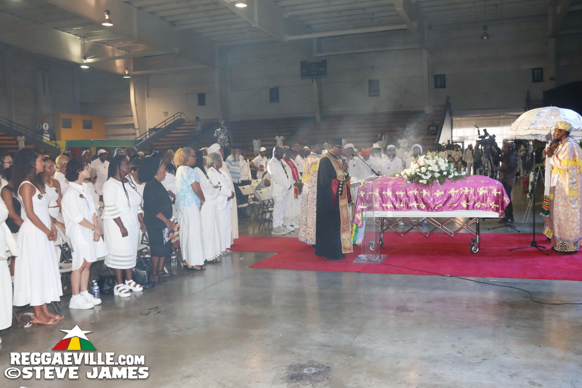 Nadine Sutherland, Olivia 'Babsy' Grange, Carlene Davis