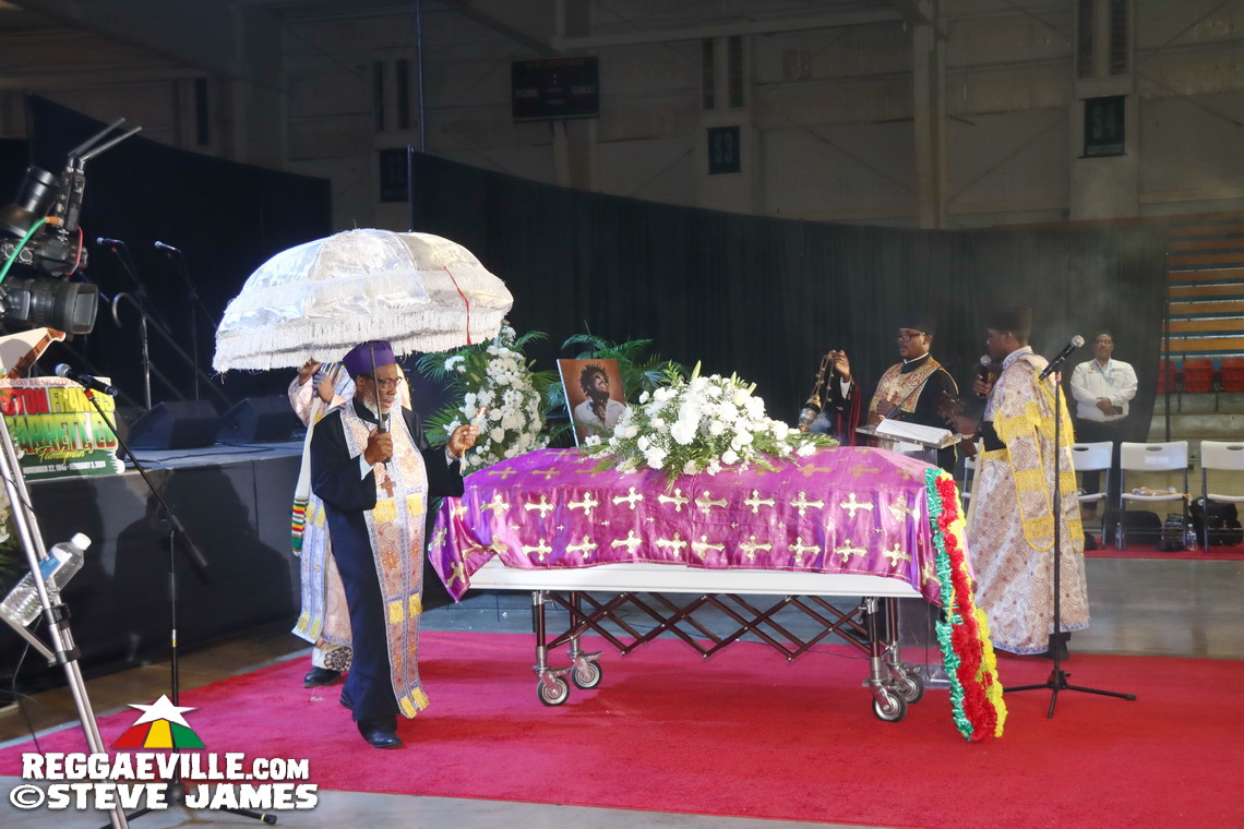 Nadine Sutherland, Olivia 'Babsy' Grange, Carlene Davis