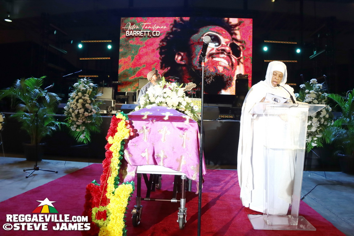 Nadine Sutherland, Olivia 'Babsy' Grange, Carlene Davis