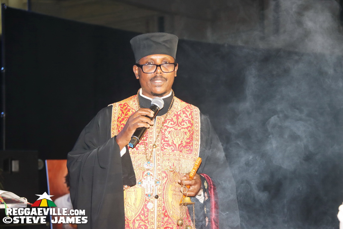 Nadine Sutherland, Olivia 'Babsy' Grange, Carlene Davis