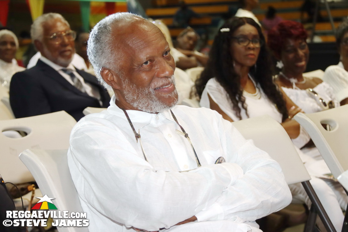 Nadine Sutherland, Olivia 'Babsy' Grange, Carlene Davis