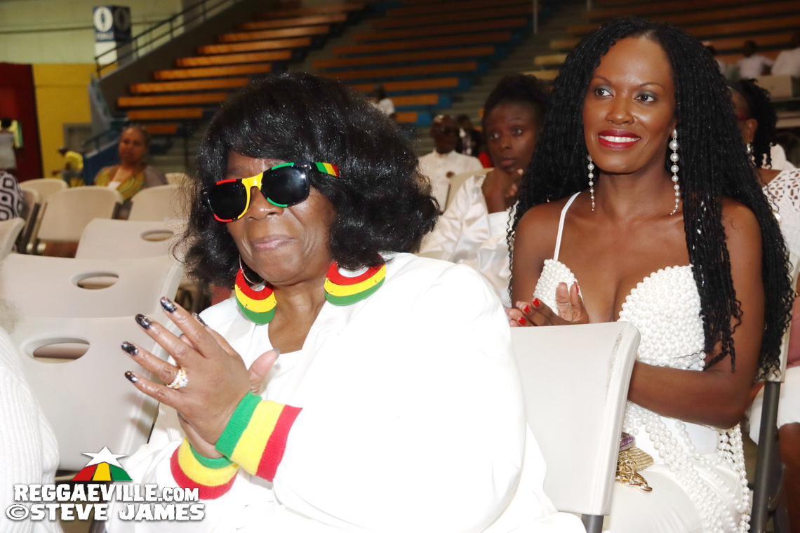 Nadine Sutherland, Olivia 'Babsy' Grange, Carlene Davis