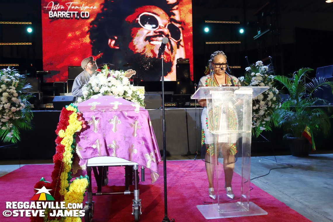 Nadine Sutherland, Olivia 'Babsy' Grange, Carlene Davis