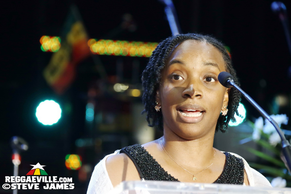 Nadine Sutherland, Olivia 'Babsy' Grange, Carlene Davis