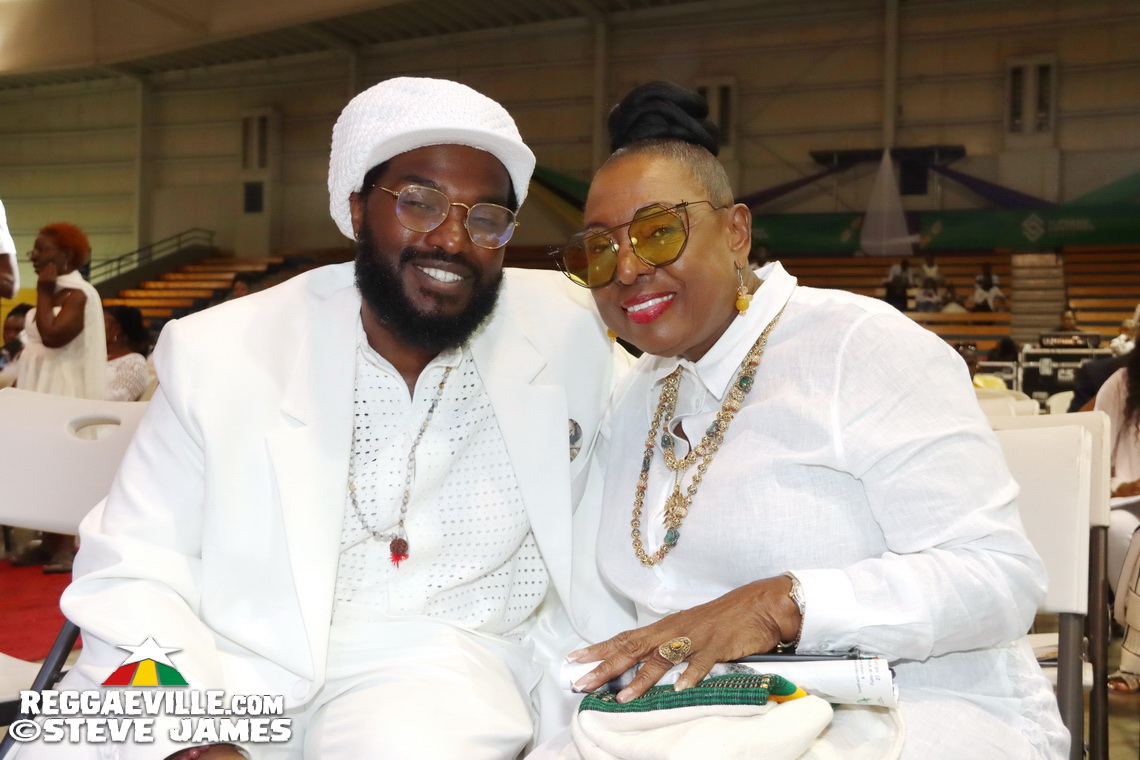 Nadine Sutherland, Olivia 'Babsy' Grange, Carlene Davis