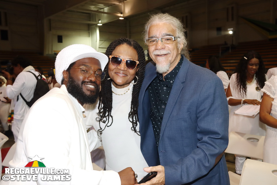 Nadine Sutherland, Olivia 'Babsy' Grange, Carlene Davis