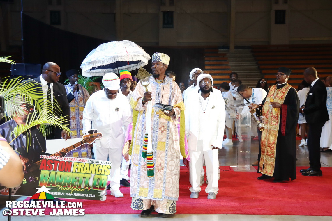 Nadine Sutherland, Olivia 'Babsy' Grange, Carlene Davis