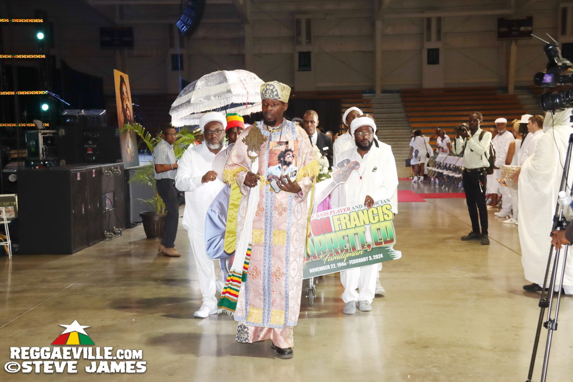 Nadine Sutherland, Olivia 'Babsy' Grange, Carlene Davis
