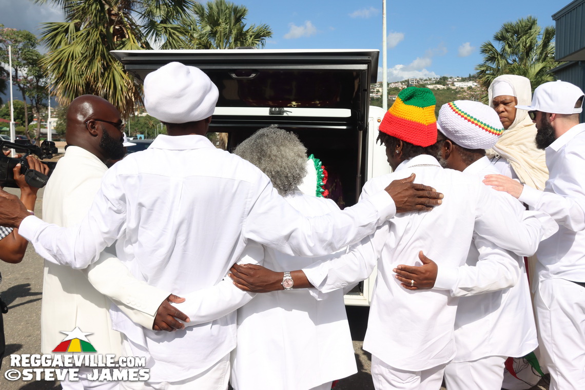 Nadine Sutherland, Olivia 'Babsy' Grange, Carlene Davis