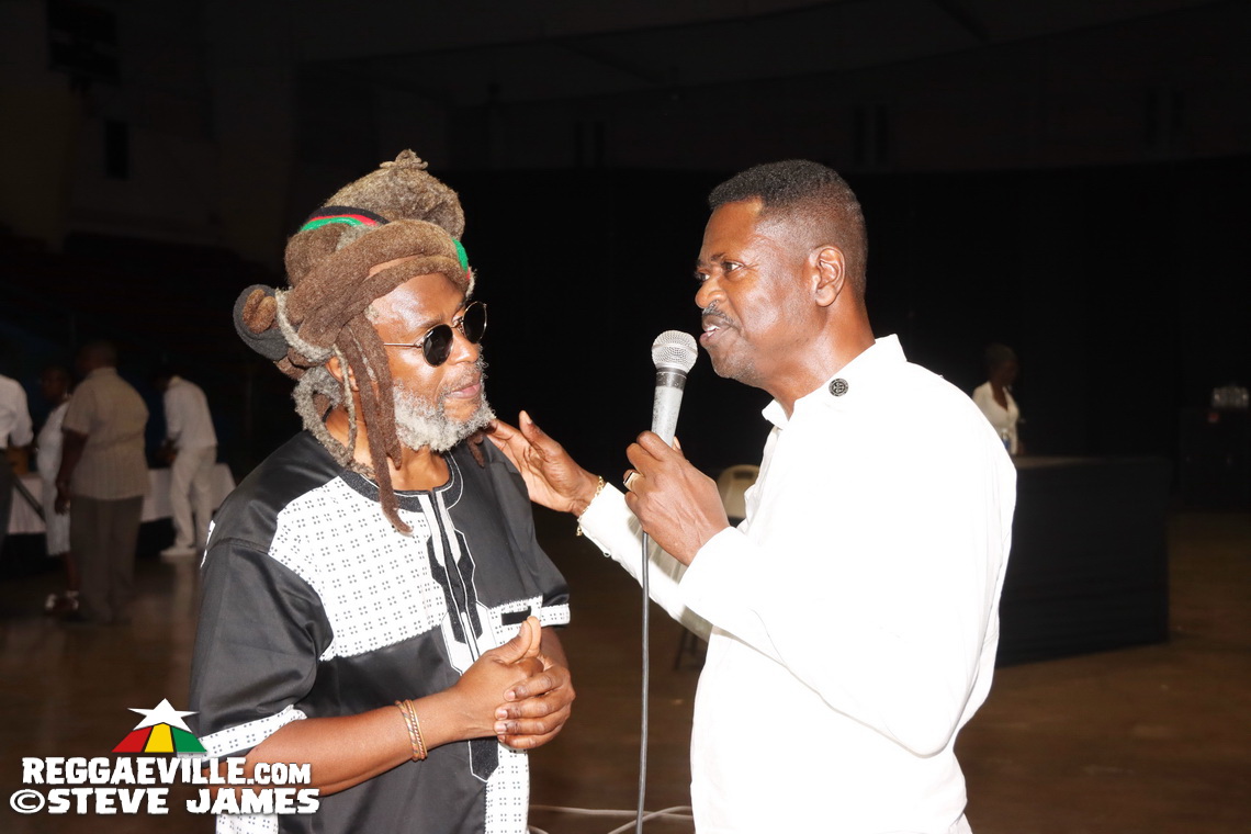 Nadine Sutherland, Olivia 'Babsy' Grange, Carlene Davis