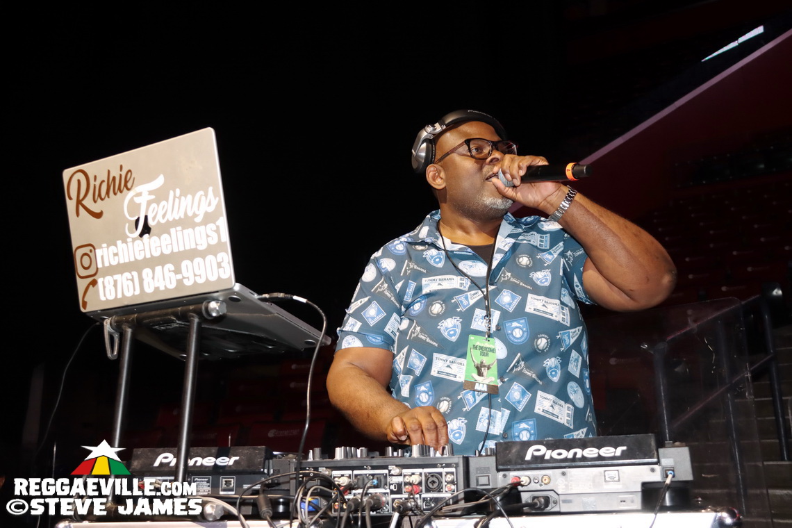 Buju Banton, Fridayy