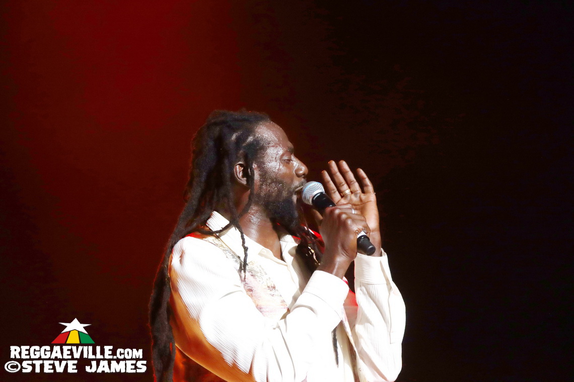 Buju Banton, Fridayy