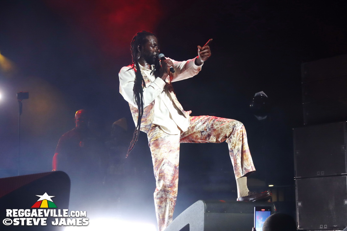 Buju Banton, Fridayy