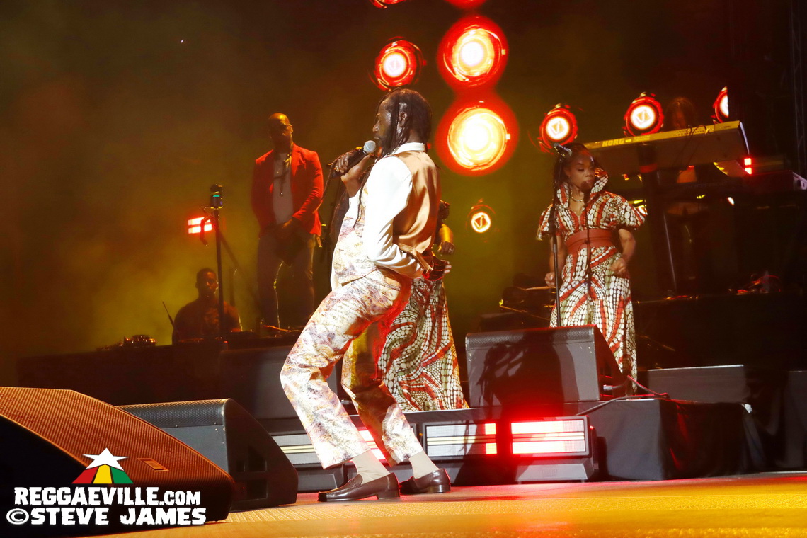 Buju Banton, Fridayy