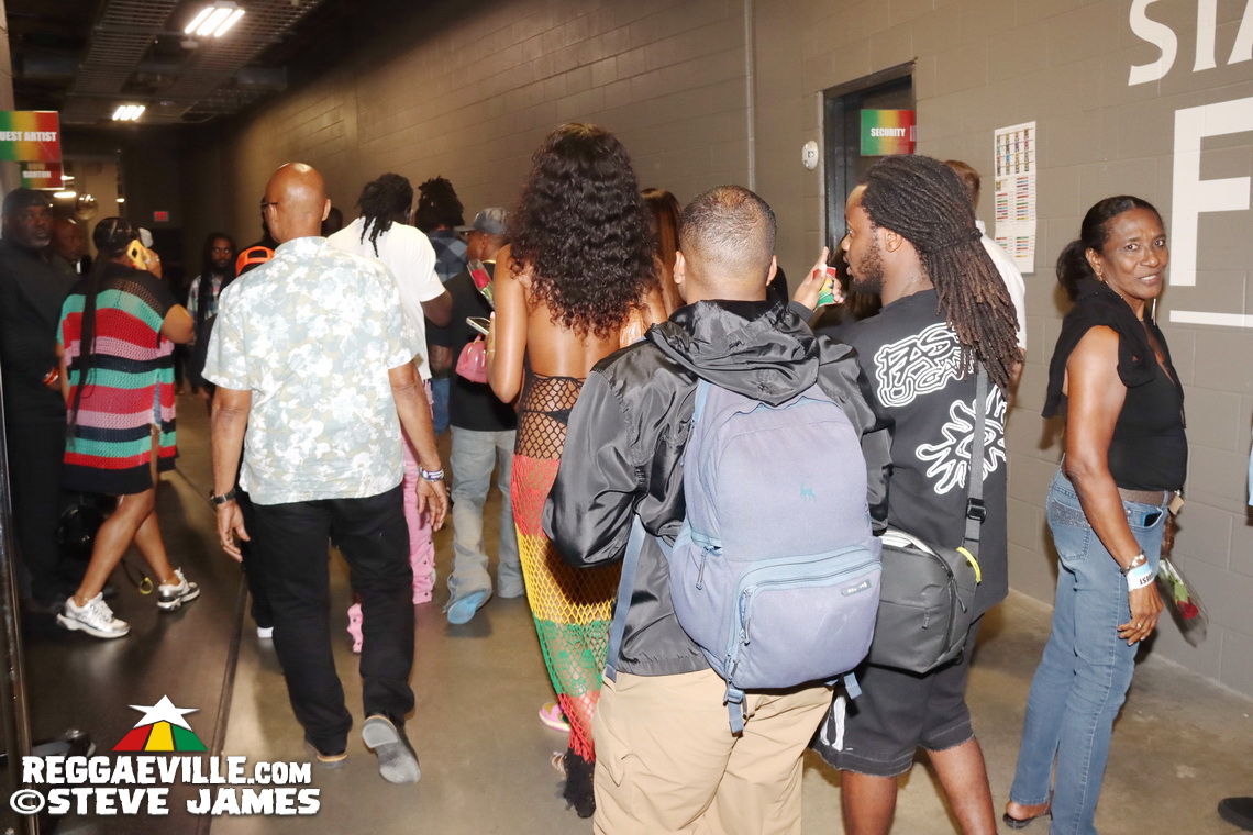 Buju Banton with DJ Khaled, Wayne Wonder & Gramps Morgan