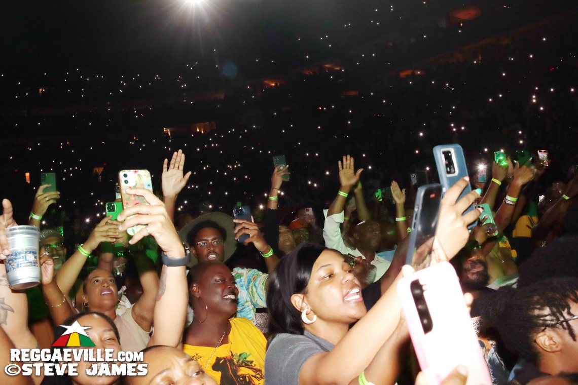 Buju Banton with DJ Khaled, Wayne Wonder & Gramps Morgan