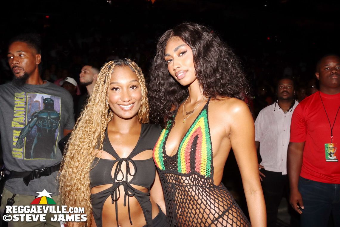 Buju Banton with DJ Khaled, Wayne Wonder & Gramps Morgan