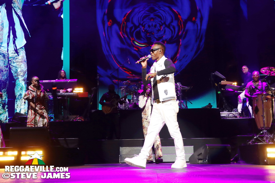 Buju Banton with DJ Khaled, Wayne Wonder & Gramps Morgan