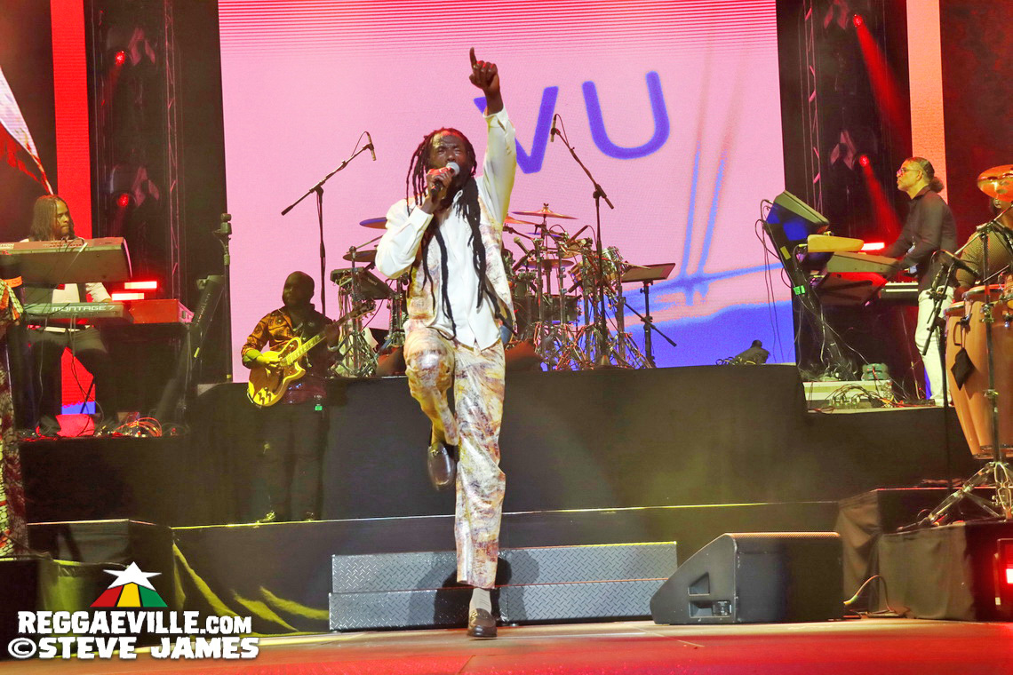 Buju Banton with DJ Khaled, Wayne Wonder & Gramps Morgan