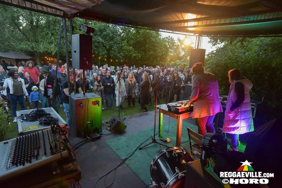 Teacha Dee & Don Tippa, Singing Gold, Mellow Mark, Big Mama Sound