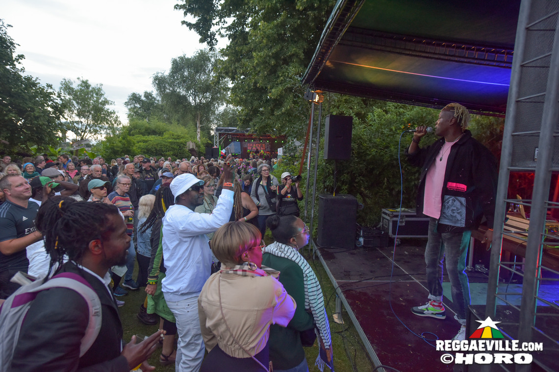 Teacha Dee & Don Tippa, Singing Gold, Mellow Mark, Big Mama Sound