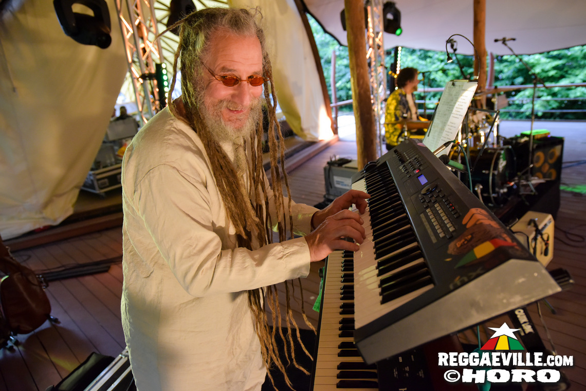 Irie Miah & The Massive Vibes, Sheriff's Soundpatrol