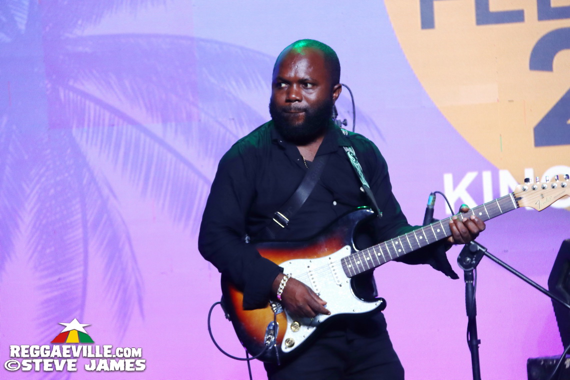 Shaggy, Wyclef Jean, Heavyweight Rockaz, Black Scorpio, Admiral T