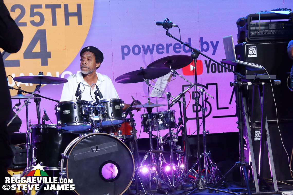 Shaggy, Wyclef Jean, Heavyweight Rockaz, Black Scorpio, Admiral T