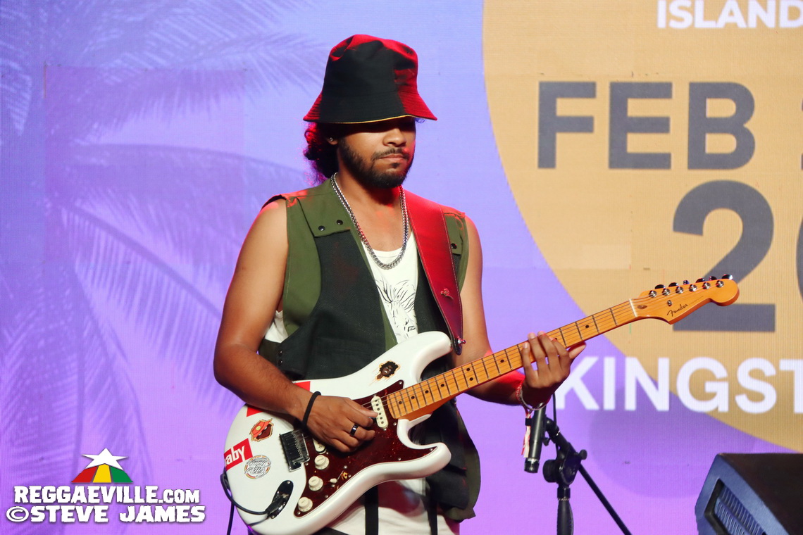 Shaggy, Wyclef Jean, Heavyweight Rockaz, Black Scorpio, Admiral T