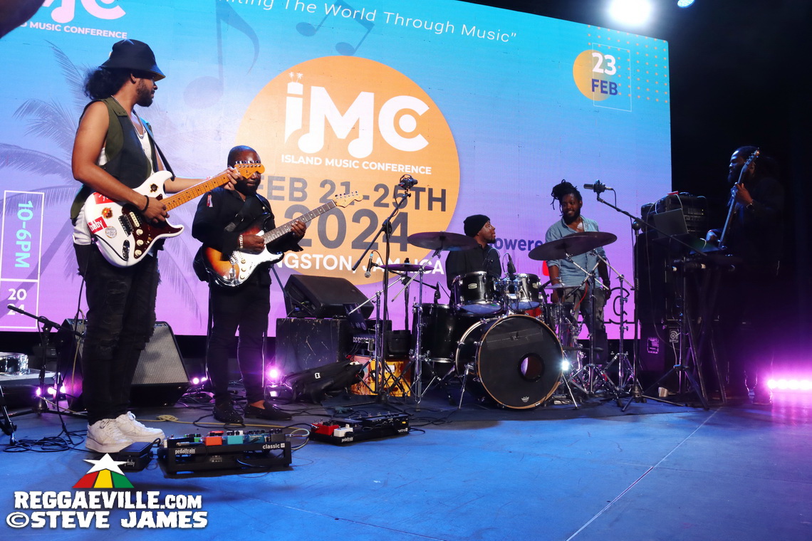 Shaggy, Wyclef Jean, Heavyweight Rockaz, Black Scorpio, Admiral T