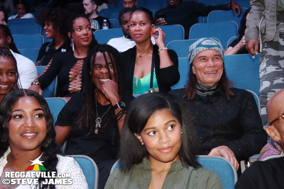 Shaggy, Wyclef Jean, Heavyweight Rockaz, Black Scorpio, Admiral T