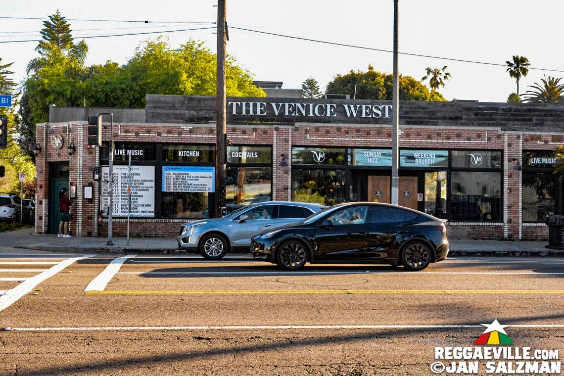 Israel Vibration & Roots Radics, Jahgun & Justifyah
