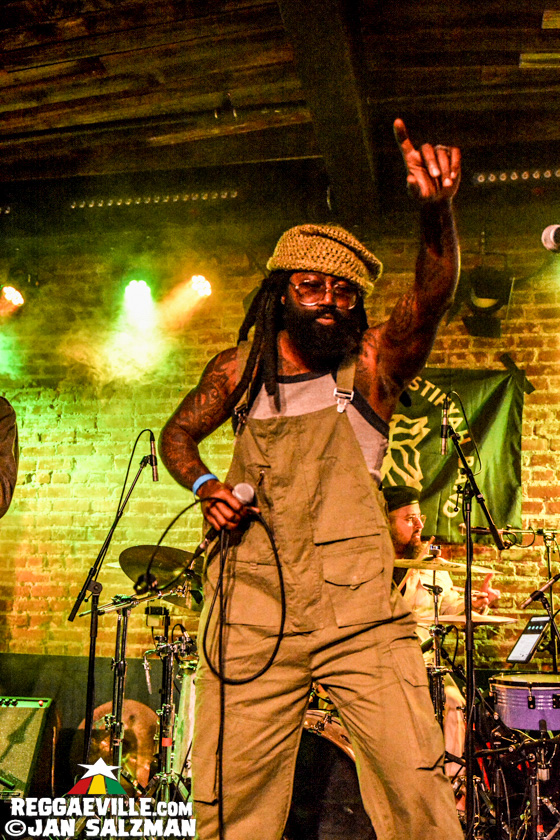 Israel Vibration & Roots Radics, Jahgun & Justifyah