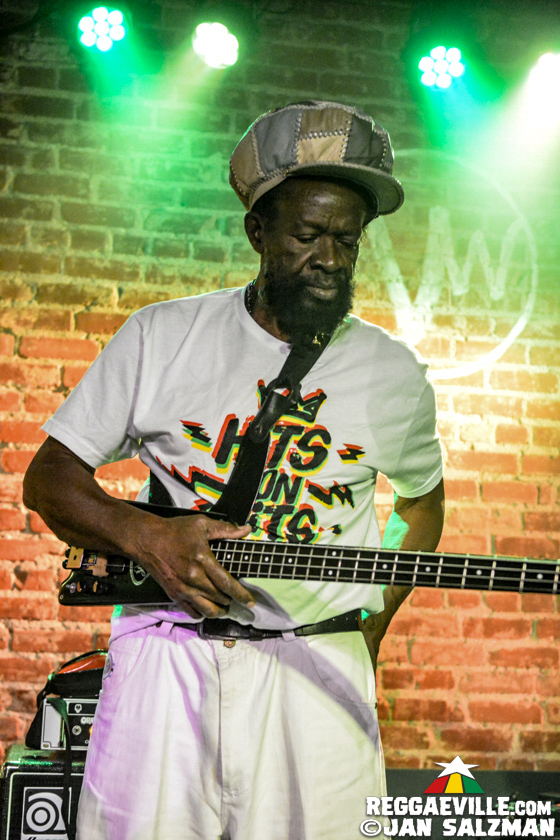 Israel Vibration & Roots Radics, Jahgun & Justifyah