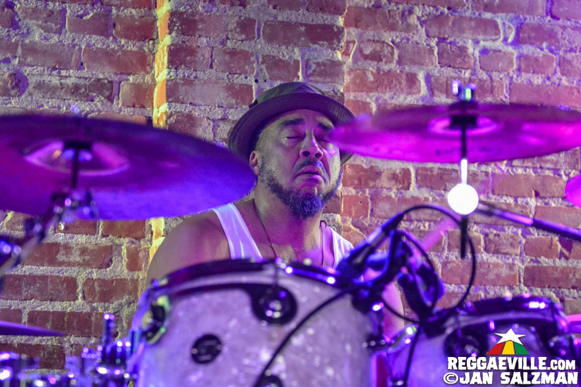 Israel Vibration & Roots Radics, Jahgun & Justifyah