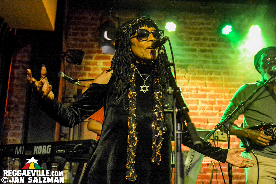 Israel Vibration & Roots Radics, Jahgun & Justifyah