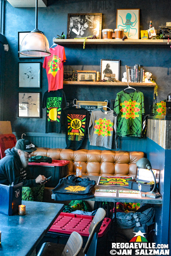 Israel Vibration & Roots Radics, Jahgun & Justifyah