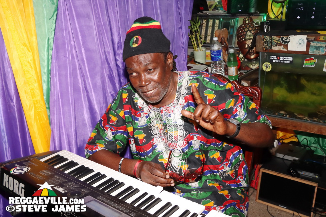 Earl Chinna Smith, Fred Locks, Duckie Simpson, Gabre Selassie