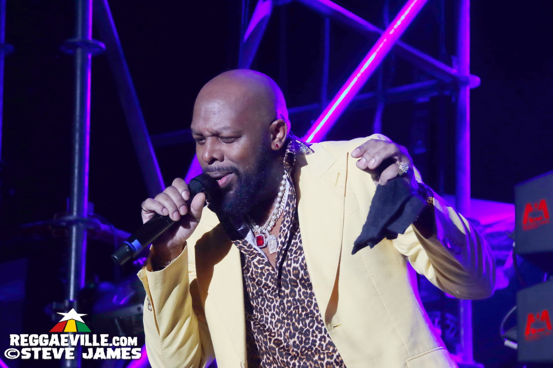 Sanchez, JOE, The Manhattans feat. Gerald Alston