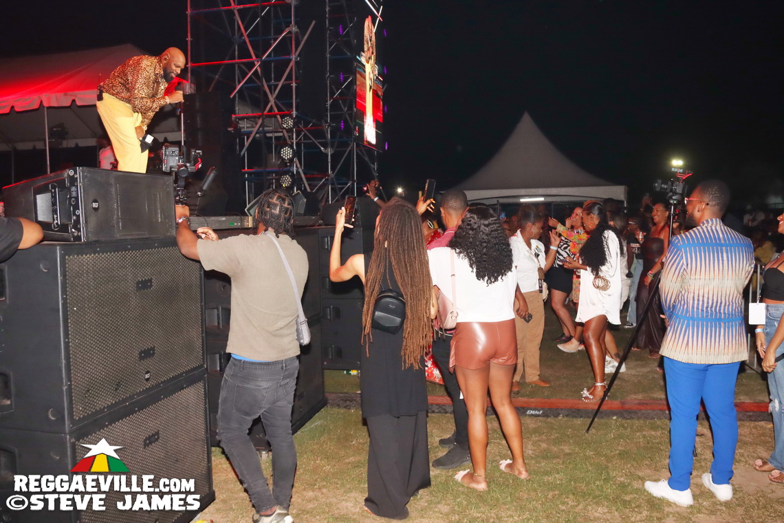 Sanchez, JOE, The Manhattans feat. Gerald Alston