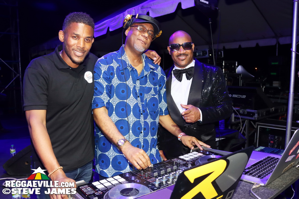 Sanchez, JOE, The Manhattans feat. Gerald Alston