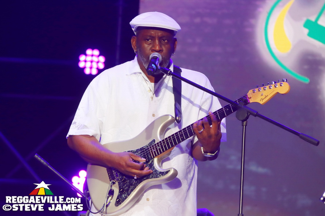 Sanchez, JOE, The Manhattans feat. Gerald Alston