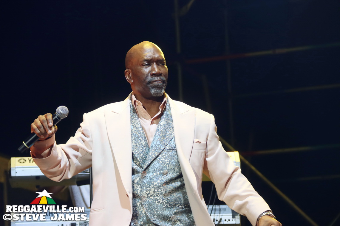 Sanchez, JOE, The Manhattans feat. Gerald Alston