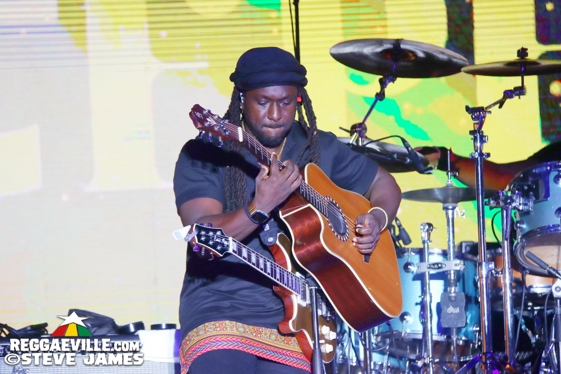 Marcia Griffiths, Buju Banton, Beres Hammond, Busy Signal, Tanya Stephens, Beenie Man, Shaggy