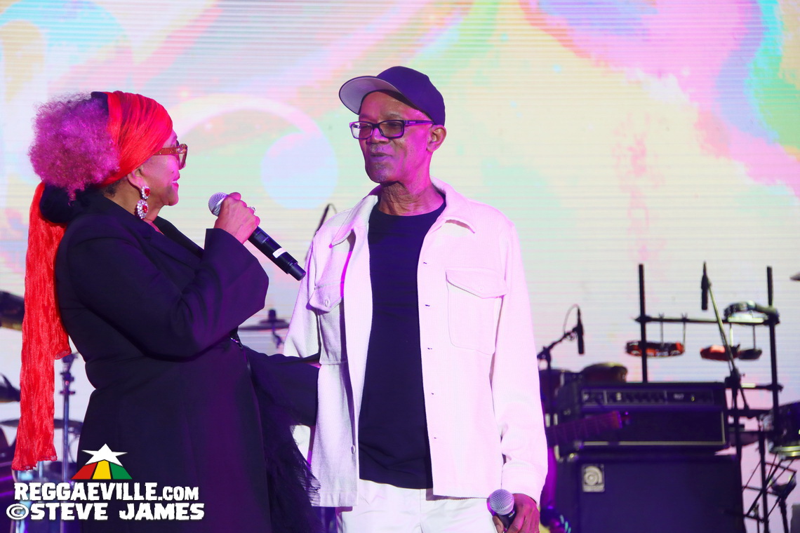 Marcia Griffiths, Buju Banton, Beres Hammond, Busy Signal, Tanya Stephens, Beenie Man, Shaggy
