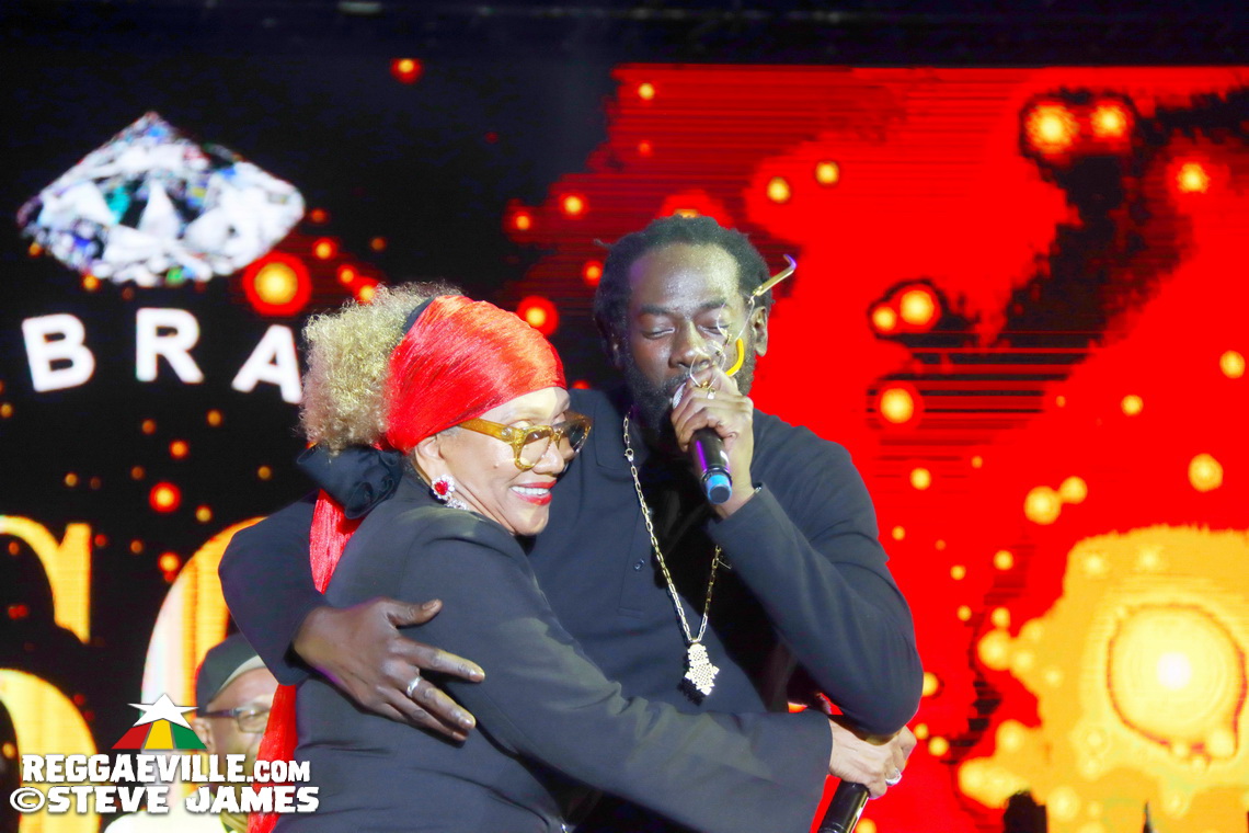 Marcia Griffiths, Buju Banton, Beres Hammond, Busy Signal, Tanya Stephens, Beenie Man, Shaggy