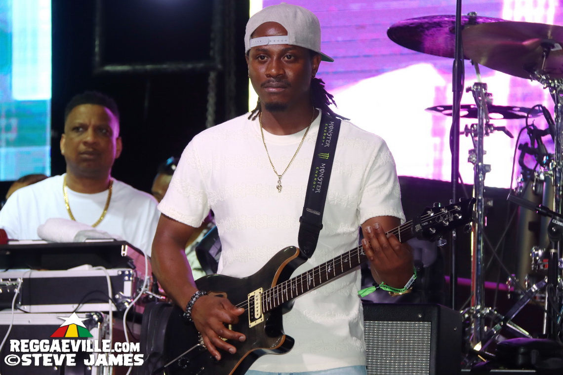 Marcia Griffiths, Freddie McGregor, Shaggy, Busy Signal, Tanya Stephens