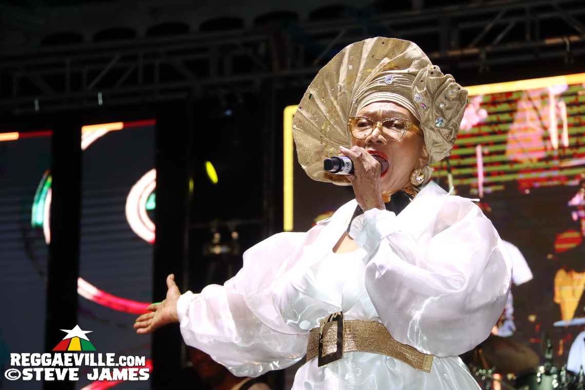 Marcia Griffiths, Freddie McGregor, Shaggy, Busy Signal, Tanya Stephens